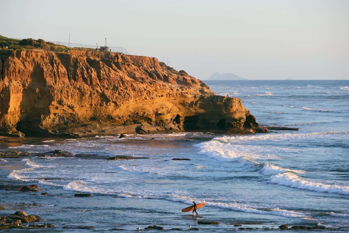 Waving hello to the first weekend of winter with some of the warmest weather in the country! 🌊 #VisitSD

📷 IG: monica_kiskin 📍: Sunset Cliffs