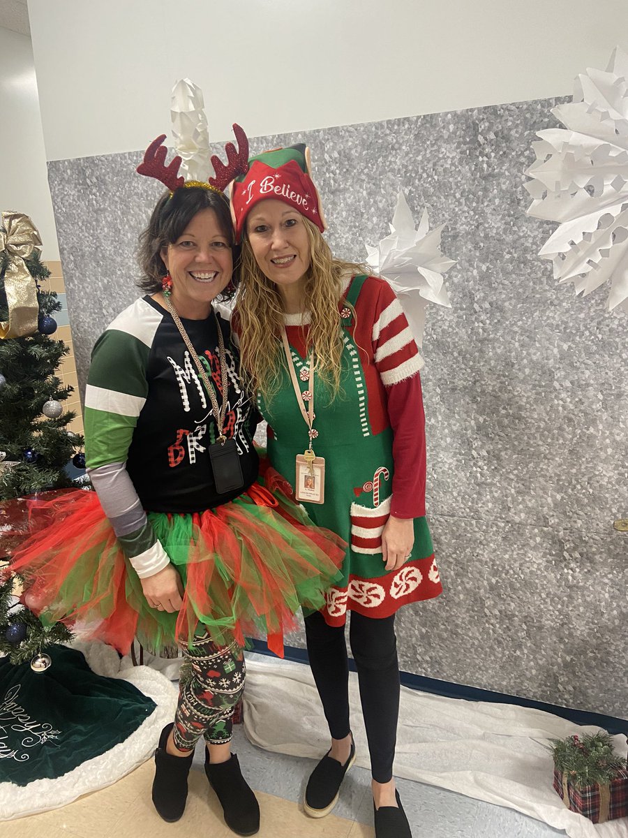 LWYReading's tweet photo. Lincolnway spirit! https://t.co/R2C3Zcae9F