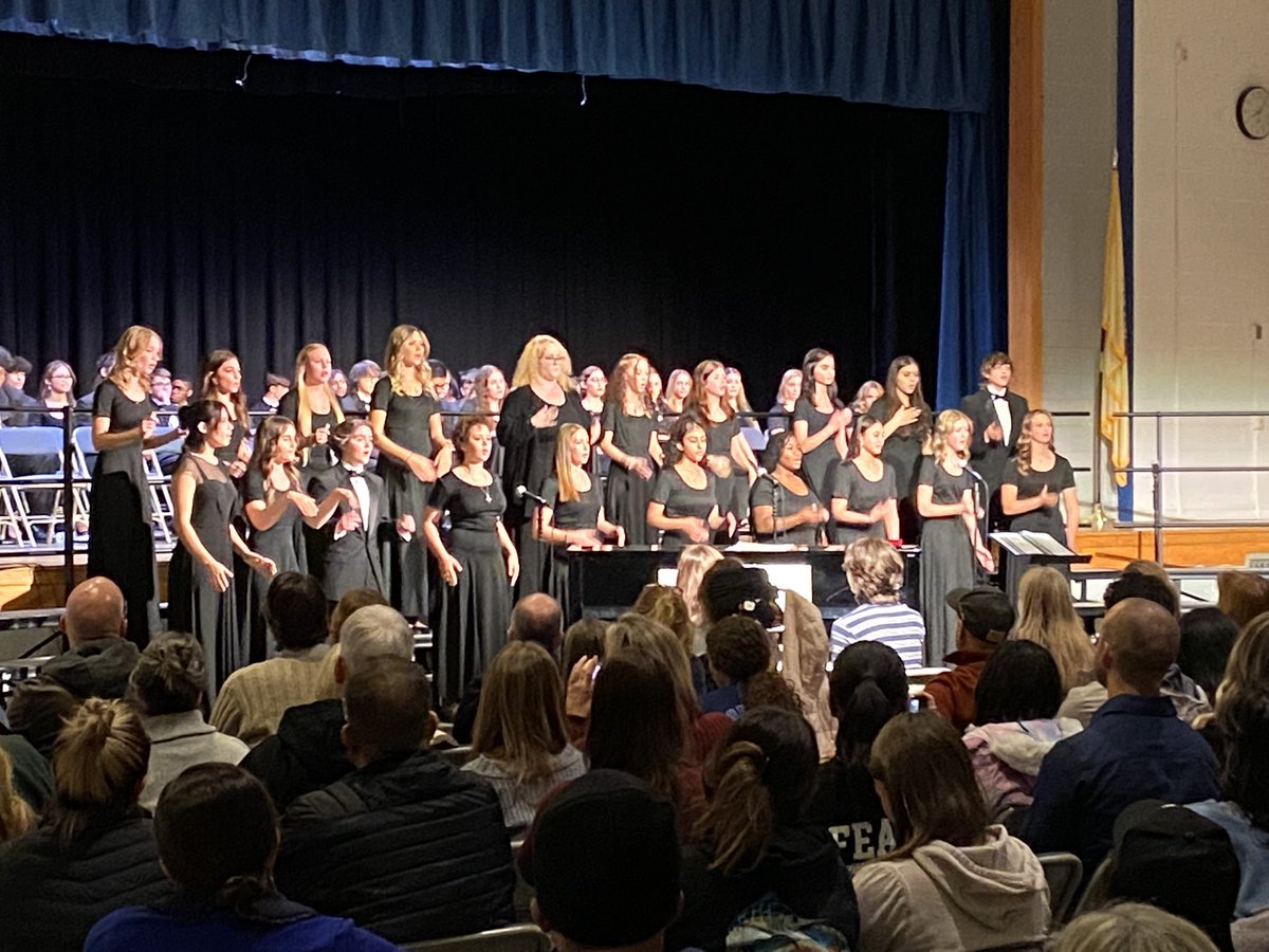 Andrew Zuckerman tweet media