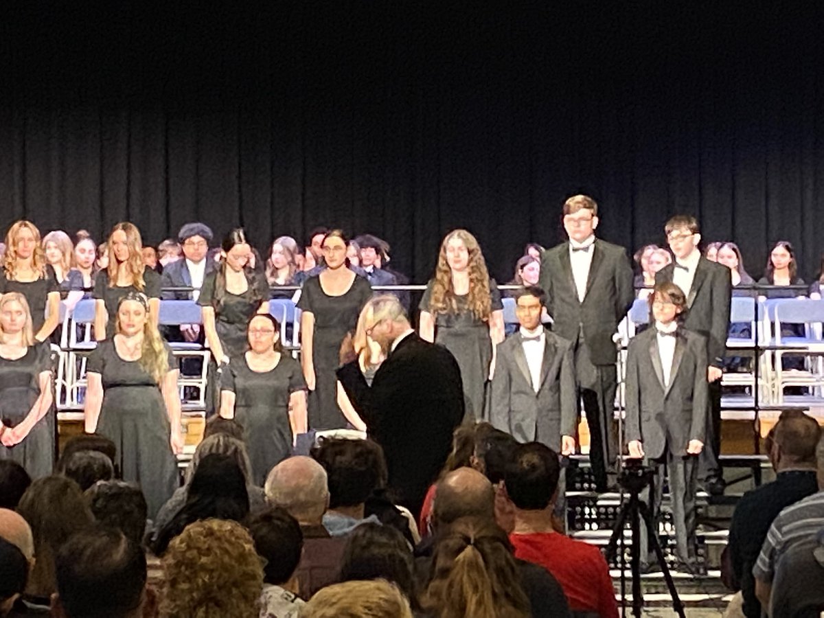 Andrew Zuckerman tweet media