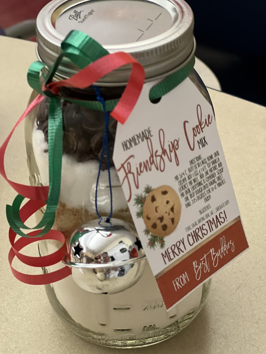 kim13180's tweet photo. Best Buddies had a great time making Friendship Cookie Mix Jars! @OldStateOtters https://t.co/HkRmpKiObR