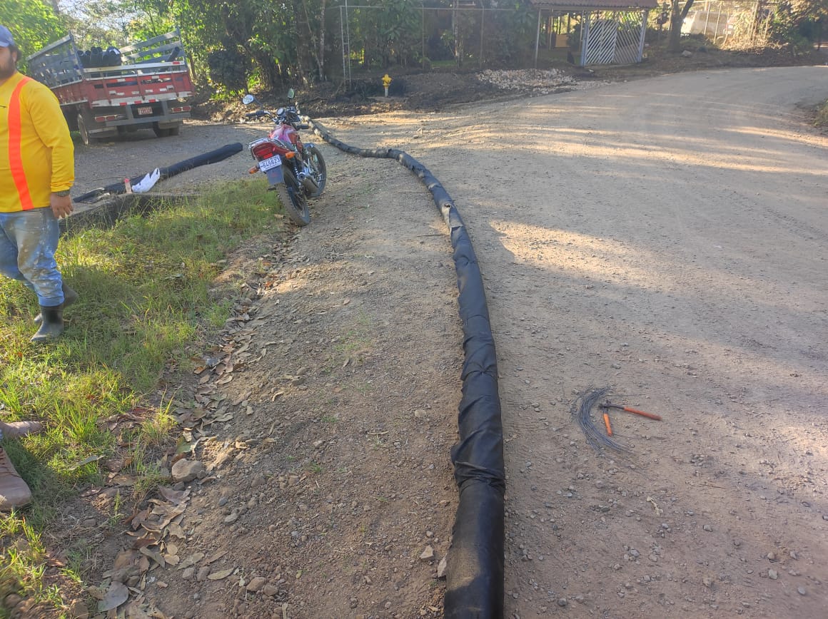 LuzMaryAlpizar's tweet photo. Resultados del impulso y seguimiento que dimos desde mi despacho a la intervención de la Ruta 314,en Florida de #Puriscal.Agradezco al CONAVI su labor y a esos liderazgos comunales que han dado la lucha durante muchos años por el #progreso de su cantón.

#SomosProgreso 💚🤍💙 https://t.co/UjDBahW9lc