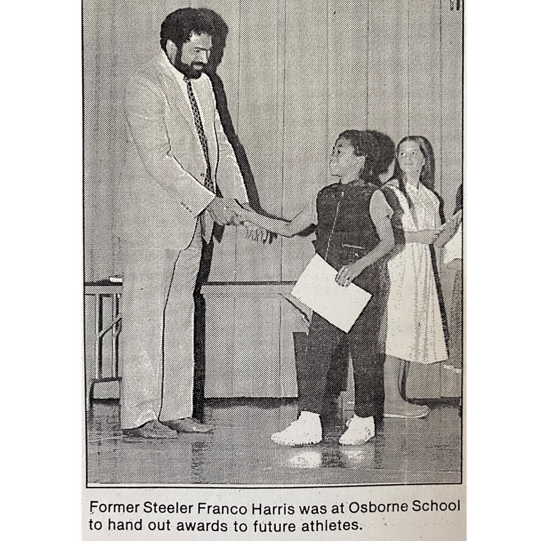 SV_History's tweet photo. From the #CollectionsAtSVHS. In a recap of 1988, the #SewickleyHerald from January 4, 1989 highlighted a visit by Franco Harris to Osborne Elementary. 

We join the entire #Pgh region in lamenting the loss of this local legend.

🖤💛

#RIPFranco https://t.co/X9VmkqDSdS