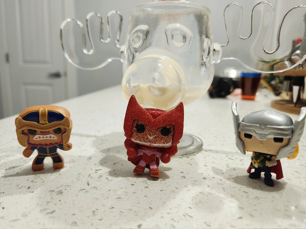 TKBM_'s tweet photo. Days 19, 20, and 21! 🎄

They aren't the Griswolds, but they are all family in this house! ❄️☃️

#funkoPOP #Thor #Thanos #ScarletWitch #HappyHolidays2022 https://t.co/xEpBRTMG0k