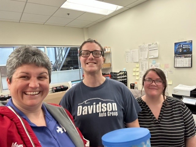 ServicePlusAuto's tweet image. Yesterday, I had the honor of playing Santa and delivering some “Christmas Crunch” to our parts vendors. We appreciate the business they do with us so much and are grateful beyond words: we couldn&apos;t do what we do without them!  🎁