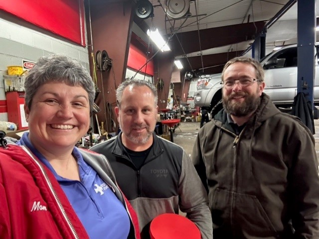 ServicePlusAuto's tweet image. Yesterday, I had the honor of playing Santa and delivering some “Christmas Crunch” to our parts vendors. We appreciate the business they do with us so much and are grateful beyond words: we couldn&apos;t do what we do without them!  🎁