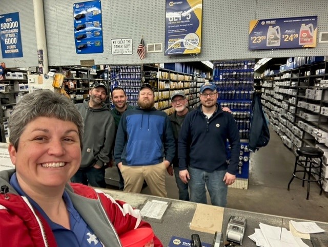 ServicePlusAuto's tweet image. Yesterday, I had the honor of playing Santa and delivering some “Christmas Crunch” to our parts vendors. We appreciate the business they do with us so much and are grateful beyond words: we couldn&apos;t do what we do without them!  🎁