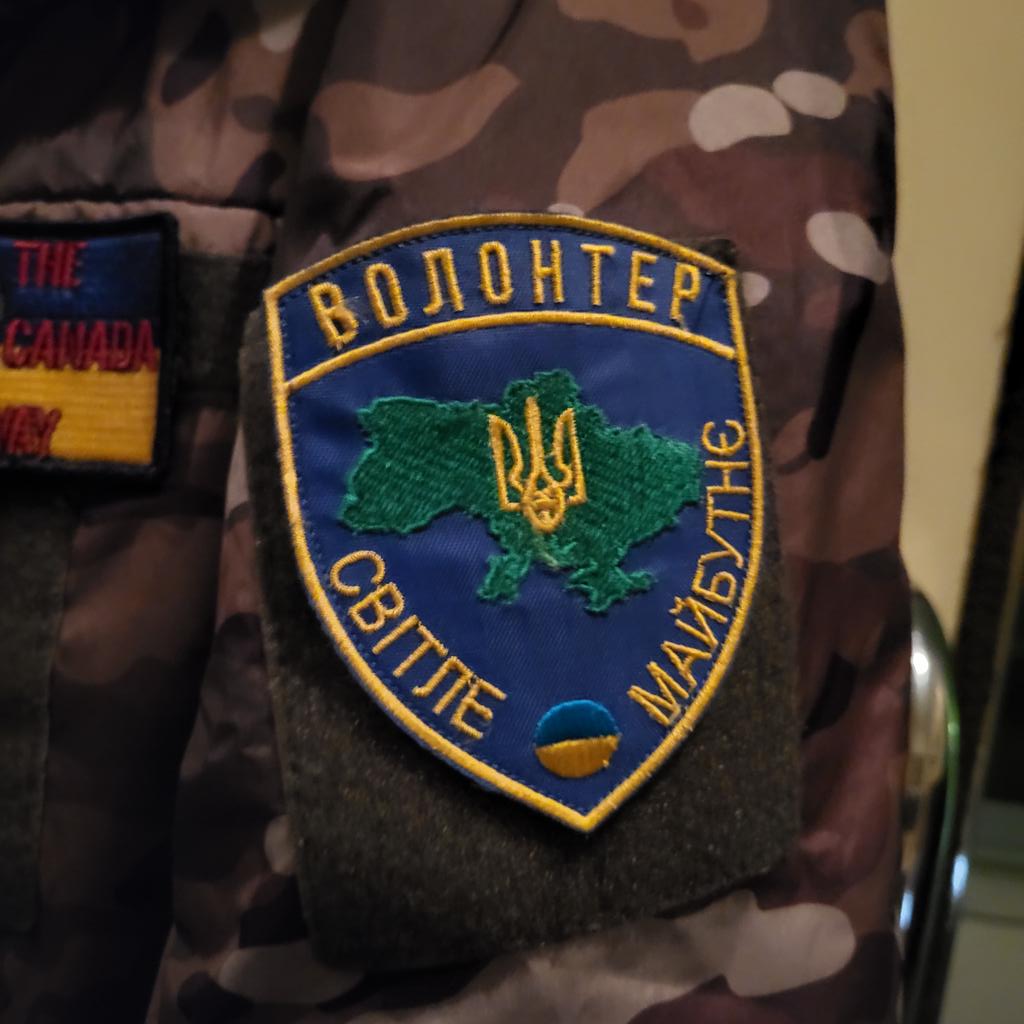 I came to #Ukraine thinking I would leave in 20 days. On the day I was supposed to fly out, a snow storm hit Canada, and I never would have made it. 
Today, I received my first official patch, not just a gift but a symbol of the place I've earned here.
🍻 to 40 more
#SlavaUkraini
