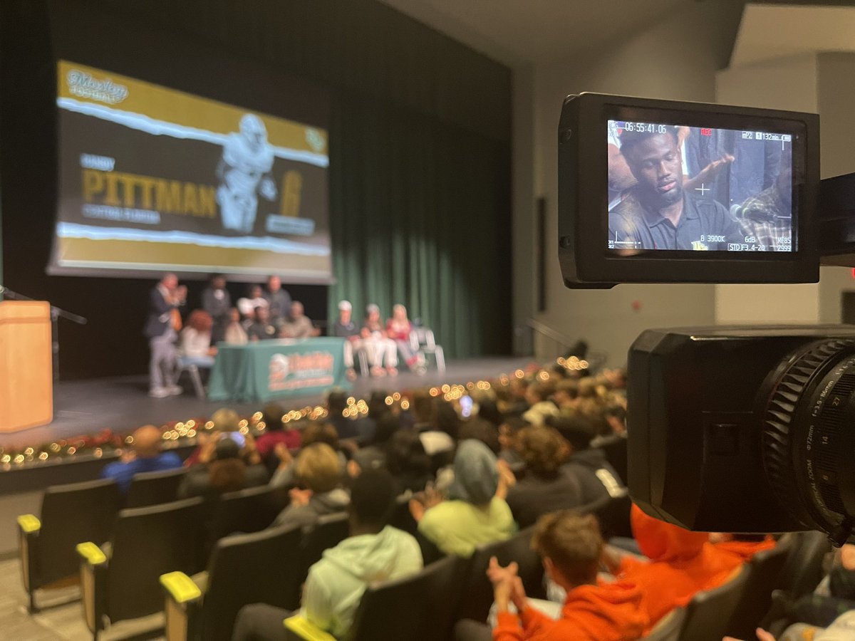 National signing day! #NSD23 

Hear from two division one bound dolphins on <a href="/WMBBTV/">WMBB News 13</a> at 5! <a href="/MosleyHigh/">Mosley High School</a> <a href="/MosleyDolphinFB/">Mosley Football</a>