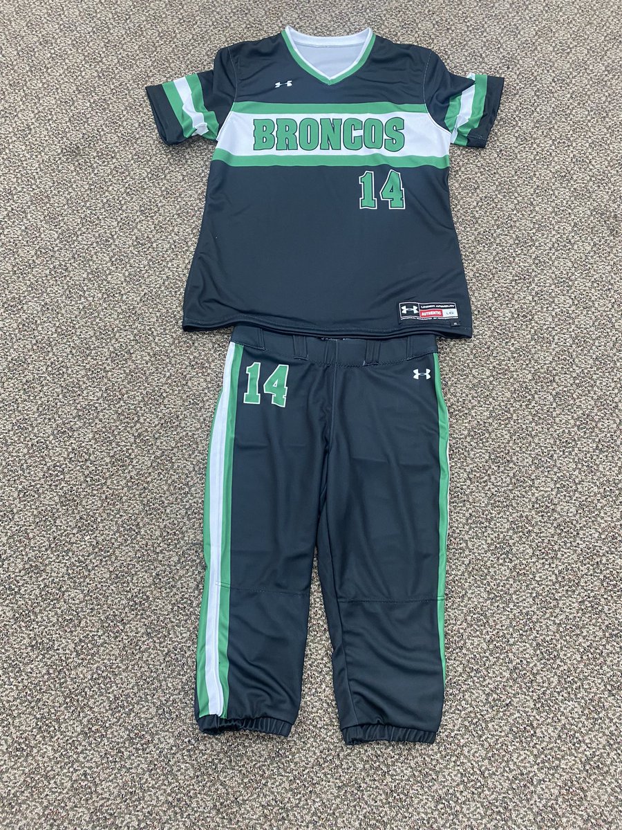 lee_sporting's tweet photo. Thank you Holly Pond HS softball for using us! https://t.co/7tgav7qEDJ