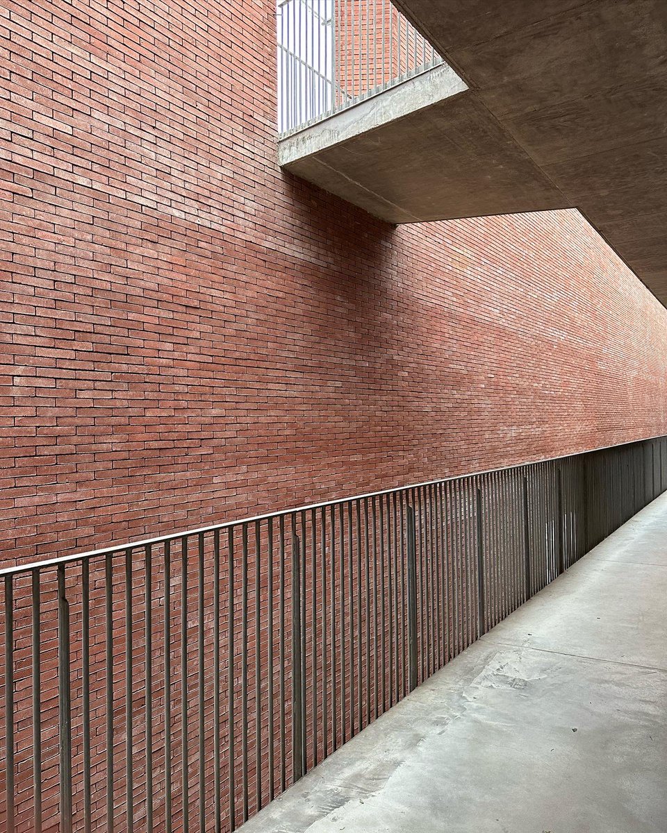 Massimo e Gabriella Carmassi, Ampliamento Del Cimitero Urbano Di Arezzo, 1993-2004