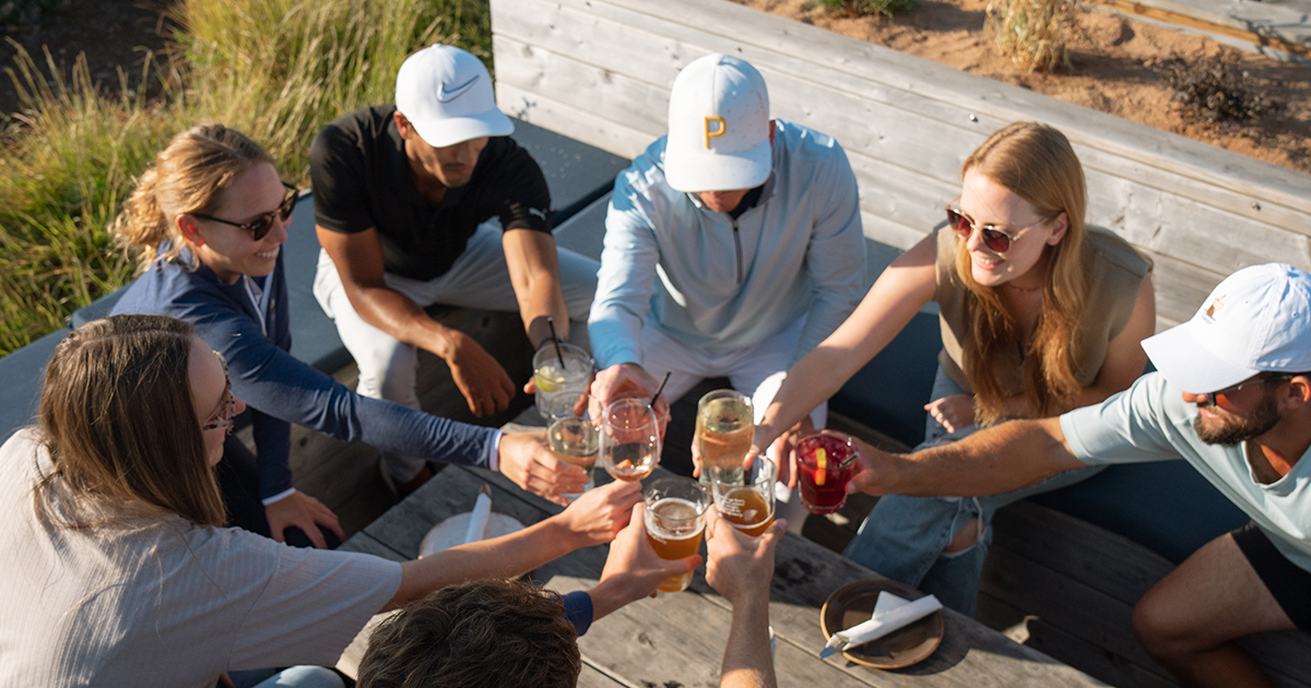 There's nothing like a cheers between friends! 💙🍻

With the festivities upon us, we hope you can take a break from the hustle and bustle of everyday life and enjoy a favourite drink with the ones you love. 

What are you raising a glass to this Holiday?

📷: IG/ @couldbetheday