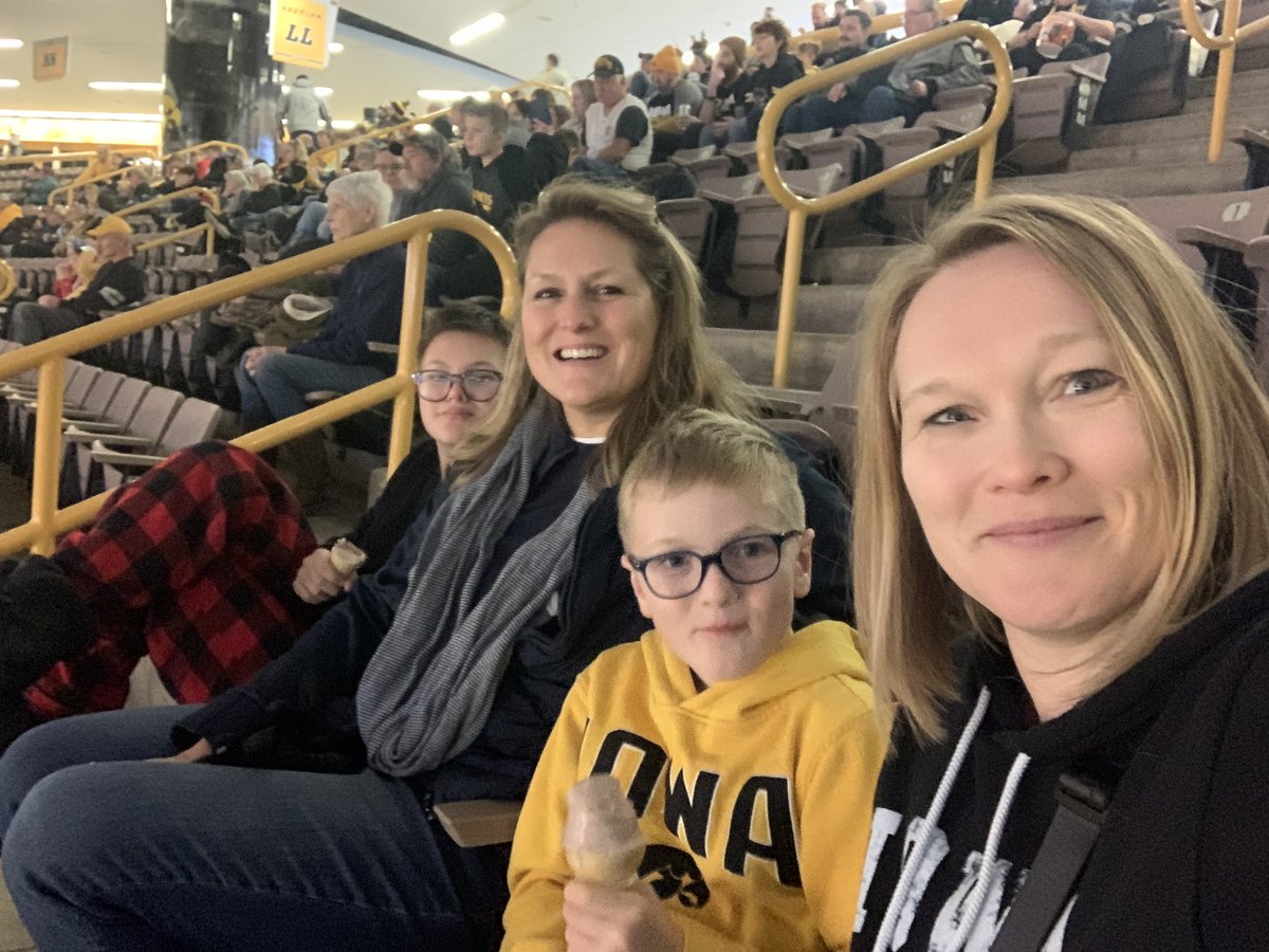slpiniowa's tweet photo. #FightForIowa Winter Break is Here! https://t.co/sWfggHUu0G
