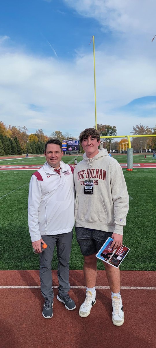 jacobclement__'s tweet photo. Blessed to have received an offer from @RoseHulmanFB ! I am extremely grateful for this opportunity to continue my academic and athletic career! @Coach_Stanton1 @CoachSokolRHIT @Coach_Fries https://t.co/ztMWG7SIu1