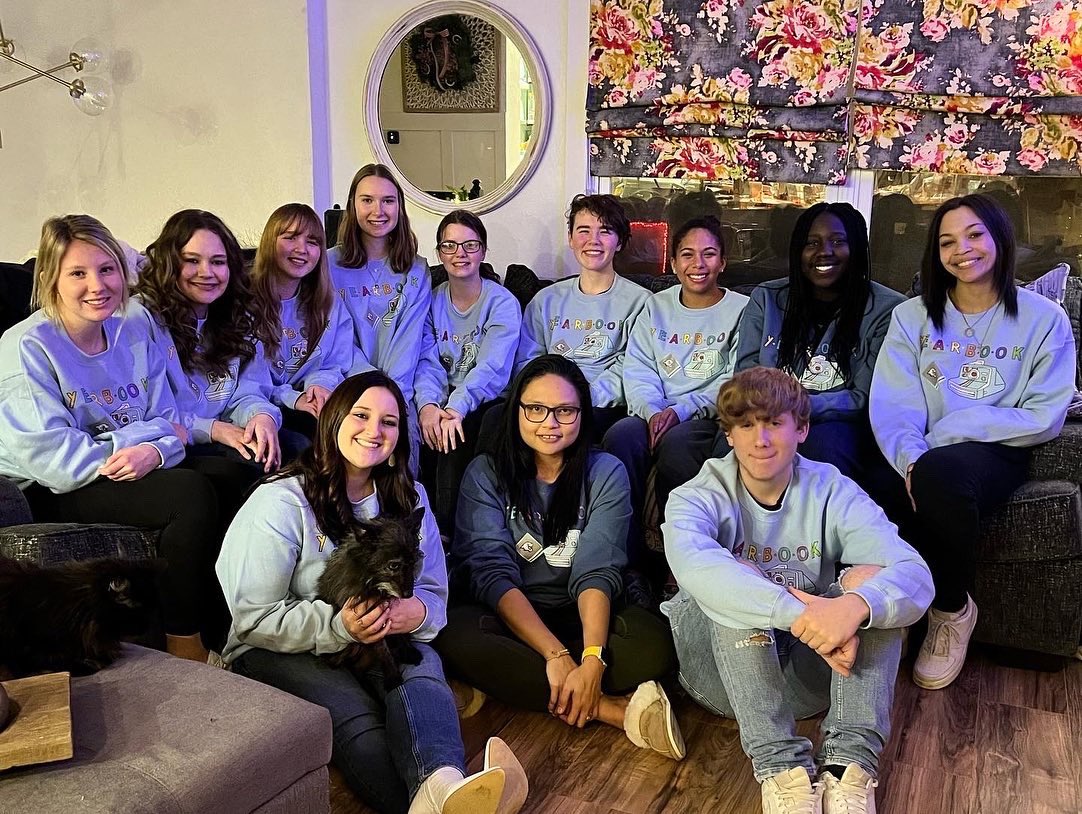 I live teaching and hosting this hardworking shirt-matching, food-eating pasta-loving soup-slurping big-hearted crew. #yearbook #secretsanta #salemarion #love