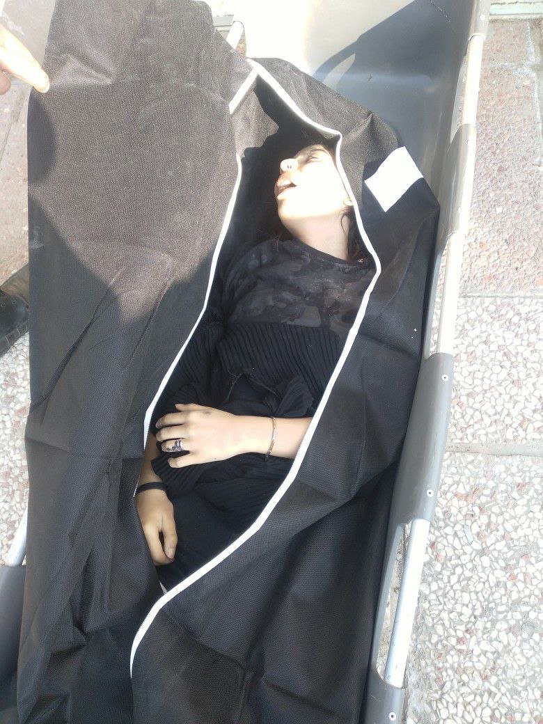 Crime after crime
One is more horrible than the other!
After the news that #Kurdishcitizens were thrown from a helicopter in the Persian Gulf while they were alive and wounded!
There is more terrible news: the body of a girl who was left in the deserts of Shahriar!
#MahsaAmini
