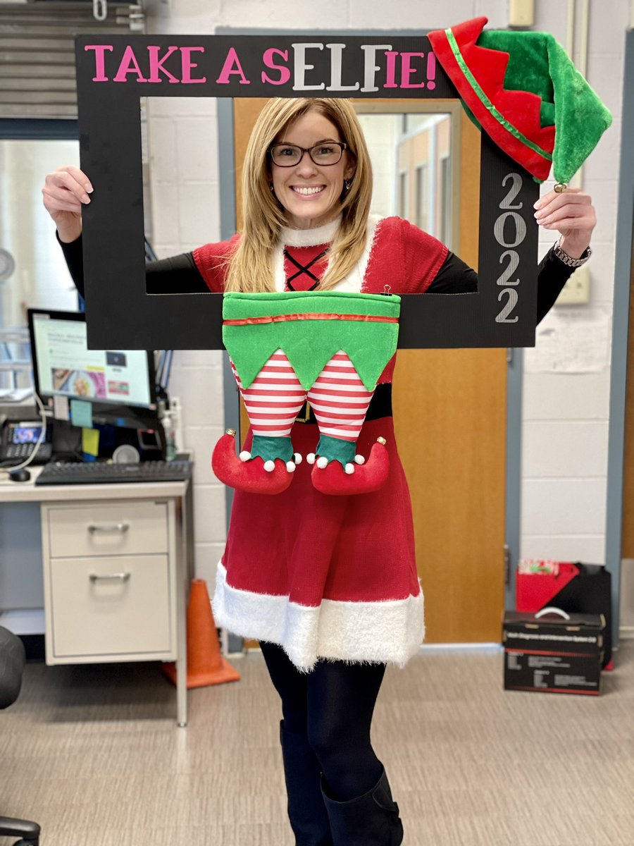 Having a 25+ year teacher collection of holiday outfits certainly pays off when you work in an elementary school! Loving the spirit at @ConoverRoadES!
#takeasELFie