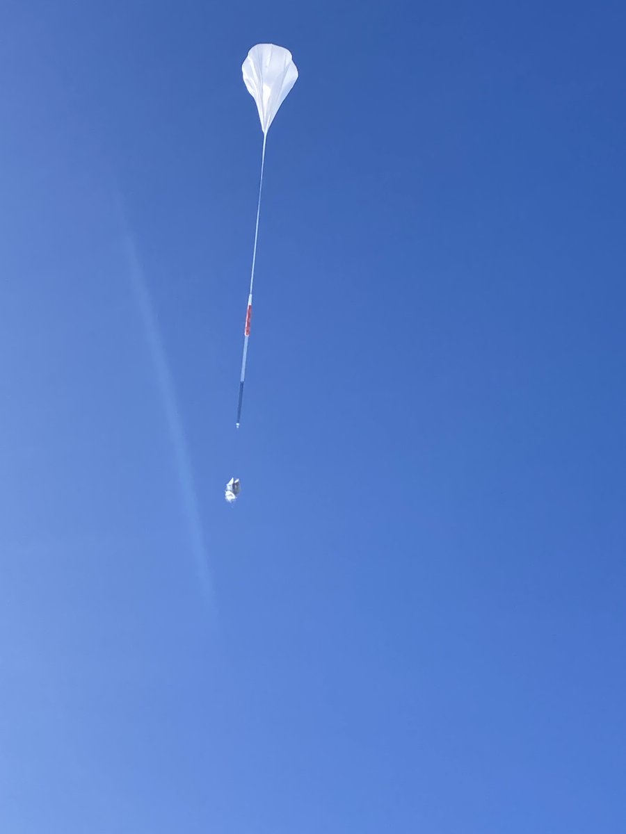SPIDER_CMB's tweet photo. Up up and away! SPIDER took to the skies just 20 minutes shy of the southern hemisphere summer solstice. #GoSPIDERGo #ScientificBallooning #Antarctica https://t.co/uAM8iSUZTb