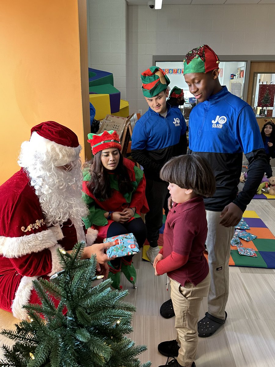 Graceland240's tweet photo. The @JOClubPHS from @PHSClippers500 brought holiday cheer to our PK-1 students this week! They gave encouraging words, provided a stuffed animal &amp; toy to every scholar, and brought a special guest. Truly a magical moment! 🤩 @jonathanogden75 @KBags1_2 @BaltCitySchools https://t.co/HaZIvt6xBK