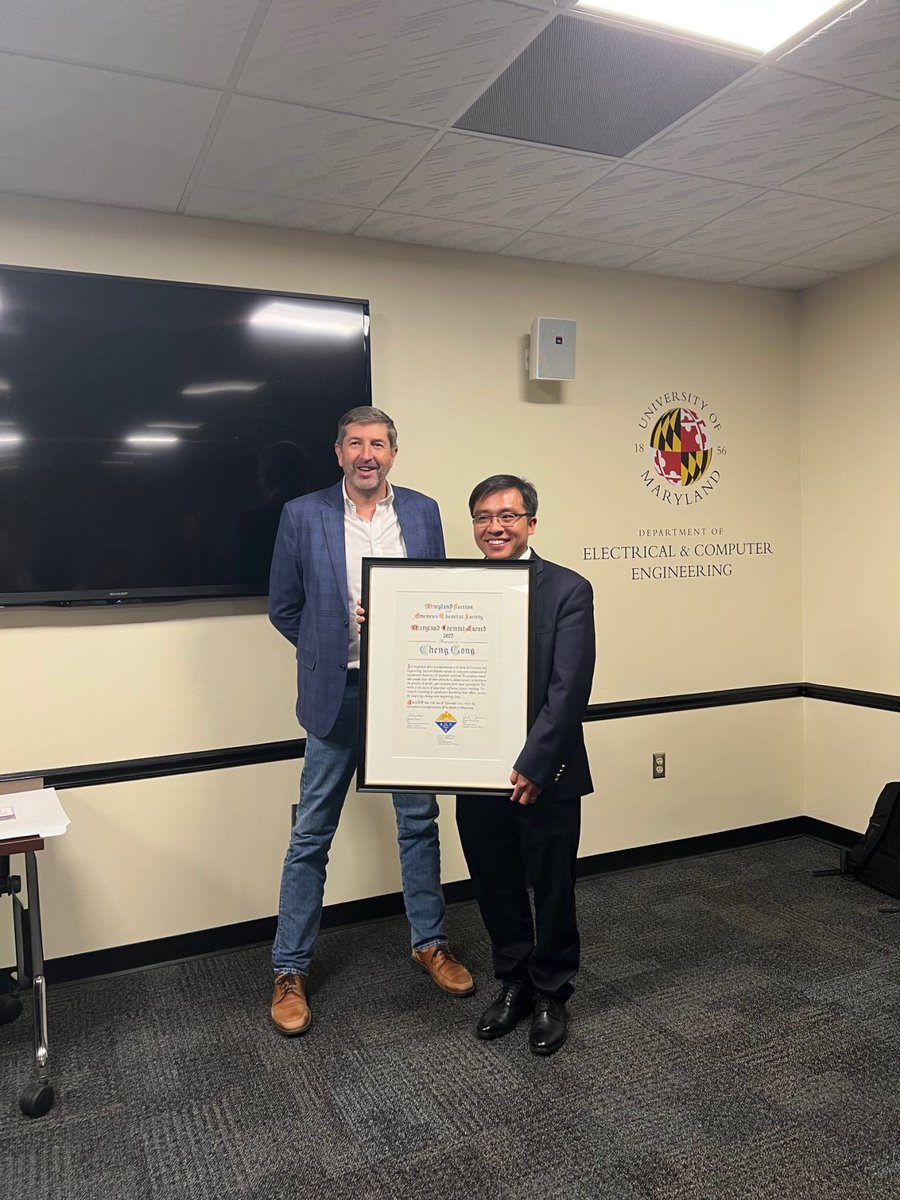 We are thrilled to see innovative work in #quantumtechnology being recognized! Prof. Gong was named Maryland Chemist of the Year by the American Chemical Society. Cheng's work is in unconventional sensing enabled by the convergence of 2D #quantum #materials and #AI
