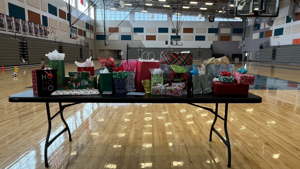 1st Annual Spartan Christmas Party was a great success! 🎄🏀

Wouldn’t be possible without our amazing parents who generously donated food for our boys who’ve been working hard! 

Our culture is one that will #RISE
