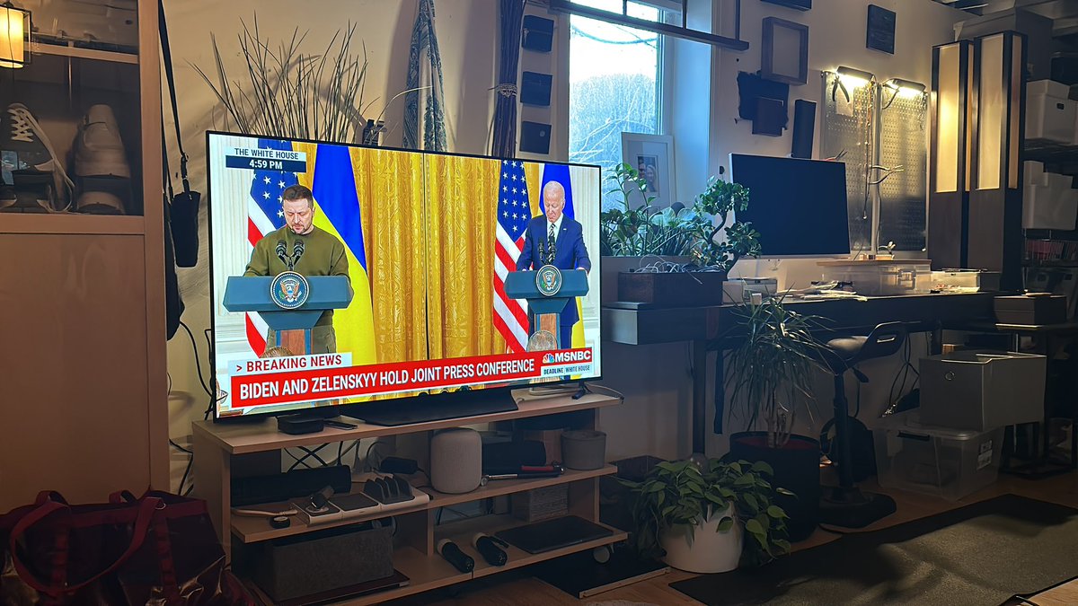 jen0neil's tweet photo. @ZelenskyyUa standing strong with #ukraine always and forever ❤️❤️❤️🇺🇦🇺🇦🇺🇦 https://t.co/FhqOXkmFnc