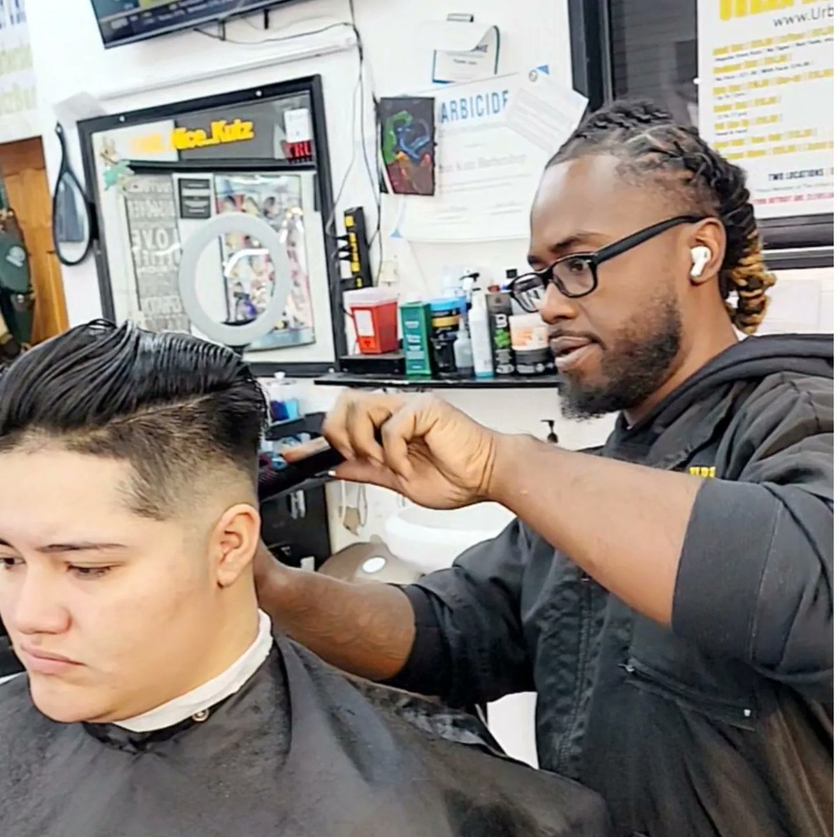 @gheado_thebarber from our 4491 Pearl Rd location 216-661-KUTZ works those shears . YUP WE TAKE WALKINSbut book it UrbanKutzBarbershop.com #thisiscle #thisiscleveland #ClevelandBrowns #ClevelandsBestBarber #thisiscle #cle #BestBarbershopInCleveland
