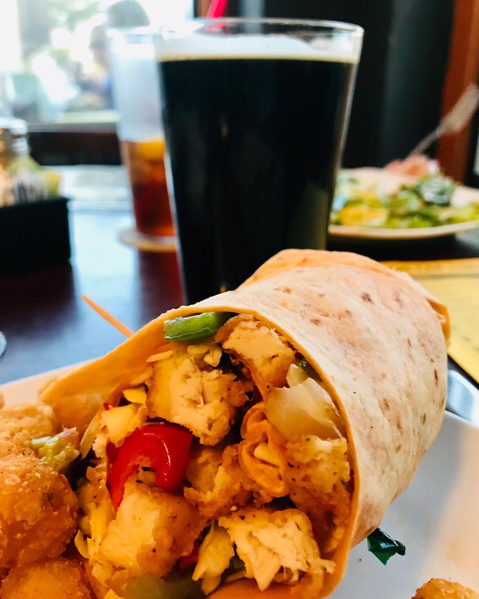 Backstop_Grill's tweet photo. When everything you need is right in front of you. 🍺🌯Hope to serve you soon at Backstop! 😋 https://t.co/El8clR9Z1o