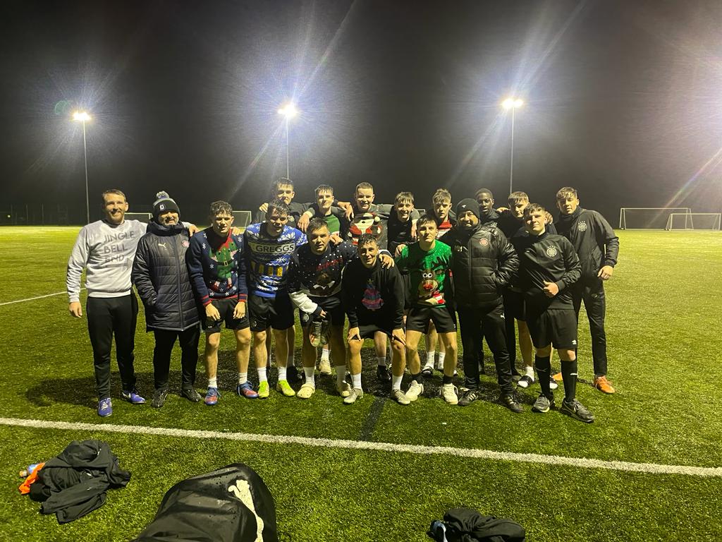 A merry Xmas to all of you from the Young Linlithgow Rose U-20'S.......have a great festive!!!
#htg #hailthegallant