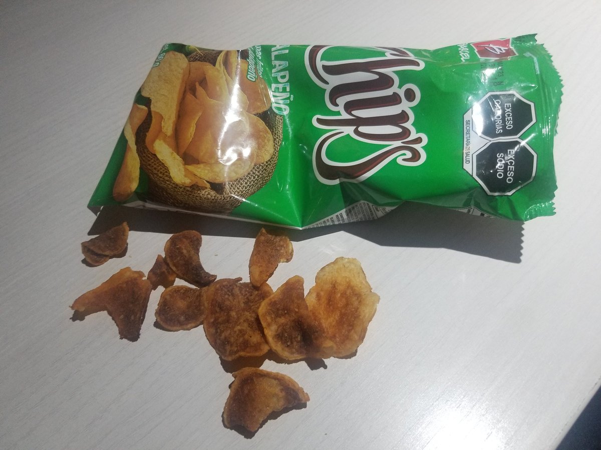 MishelleGaytan's tweet photo. @ChipsBarcel  8 de las 32 papitas quemadas ... Que onda con la producción y control de calidad https://t.co/La9At67D62