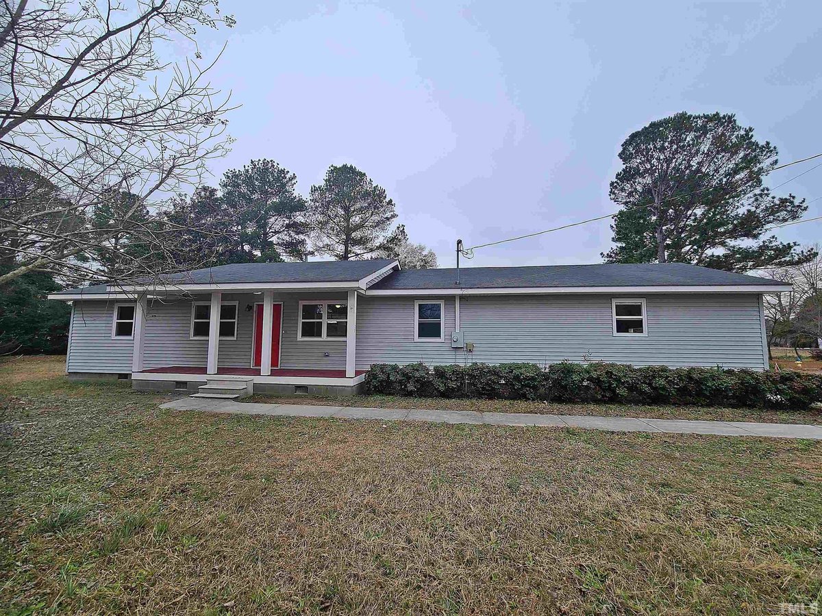 PeterGreijn's tweet photo. New Listing! $169,500.00, 4BR, 2BA, 102 Robinson Street, CLINTON, NC 28328, Full Details https://t.co/VtuBQdfjBJ https://t.co/GLEDVcp29g