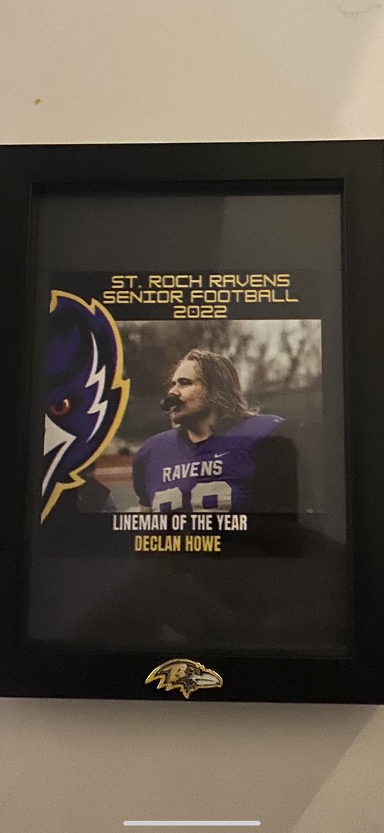 Would like to thank <a href="/rochfootball/">Roch Football</a> and my coaches <a href="/peterk89/">Peter Kis</a> and <a href="/JeromeWalker02/">Coach Walker</a> for presenting me with the 2022 Senior Linemen Of The Year Award. It’s truly a honour🙏. Along with awarding me and the other 5th year dawgs for the amazing 5 years at St. Roch.   Thanks! 🏈💪❤️
