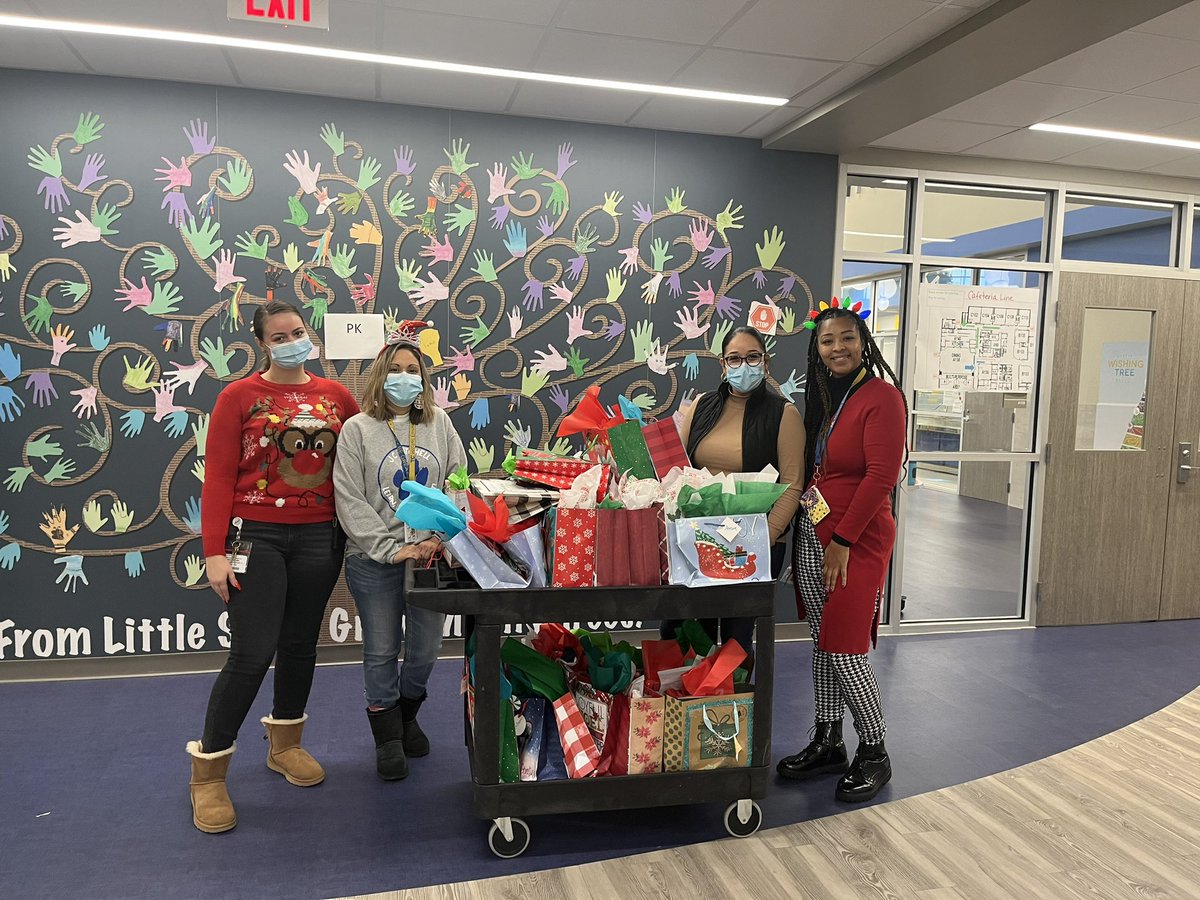 J.C. Mitchell Elem (@mitchell_elem) on Twitter photo A gift of appreciation for our wonderful teachers and staff! We wish you and your family a Happy Holiday!Thank you for all you do. 🥰💙🎄. <a href="/RGVReaderLeader/">Dr. Elizabeth Castillo-Guajardo</a> <a href="/AmyPoerschke/">Amy Poerschke</a> <a href="/Goth3distance/">Robin Martin</a> <a href="/JohannaHeegeman/">Johanna Edwards</a> <a href="/nanaf2017/">Adriana Flores</a> <a href="/collier/">collier meyerson</a> @hampton <a href="/rsilva_jcm/">Rebecca Silva</a> A gift of appreciation for our wonderful teachers and staff! We wish you and your family a Happy Holiday!Thank you for all you do. 🥰💙🎄. <a href="/RGVReaderLeader/">Dr. Elizabeth Castillo-Guajardo</a> <a href="/AmyPoerschke/">Amy Poerschke</a> <a href="/Goth3distance/">Robin Martin</a> <a href="/JohannaHeegeman/">Johanna Edwards</a> <a href="/nanaf2017/">Adriana Flores</a> <a href="/collier/">collier meyerson</a> @hampton <a href="/rsilva_jcm/">Rebecca Silva</a>