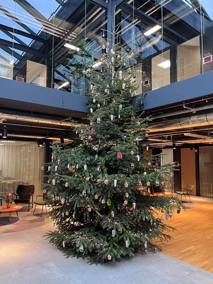 Philip van den Brand tweet media