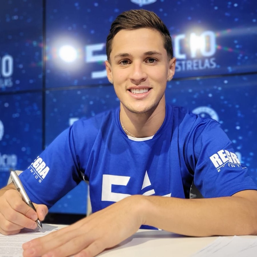 BlogRaposa's tweet photo. A camisa 10 do Cruzeiro está vaga. E eu imagino que a disputa pela camisa deve ser entre o Matheus Vital e Nikão.

Vocês dariam pra quem? 🤔 https://t.co/JechHH5STO
