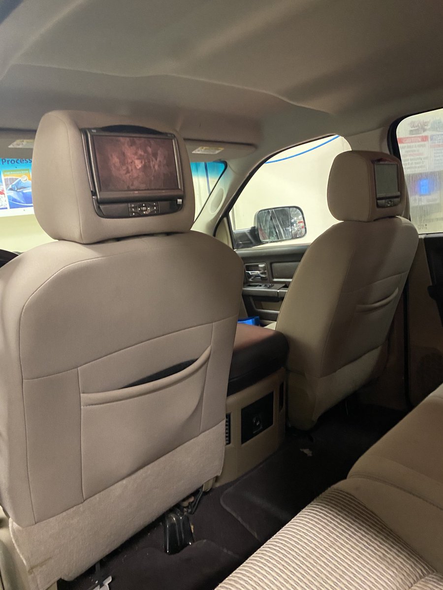 Selling my 2010 dodge diesel. 251000km. Just looking for offers cause market is all over the place lol call or text 7807870763 I have more pics and info if u r serious