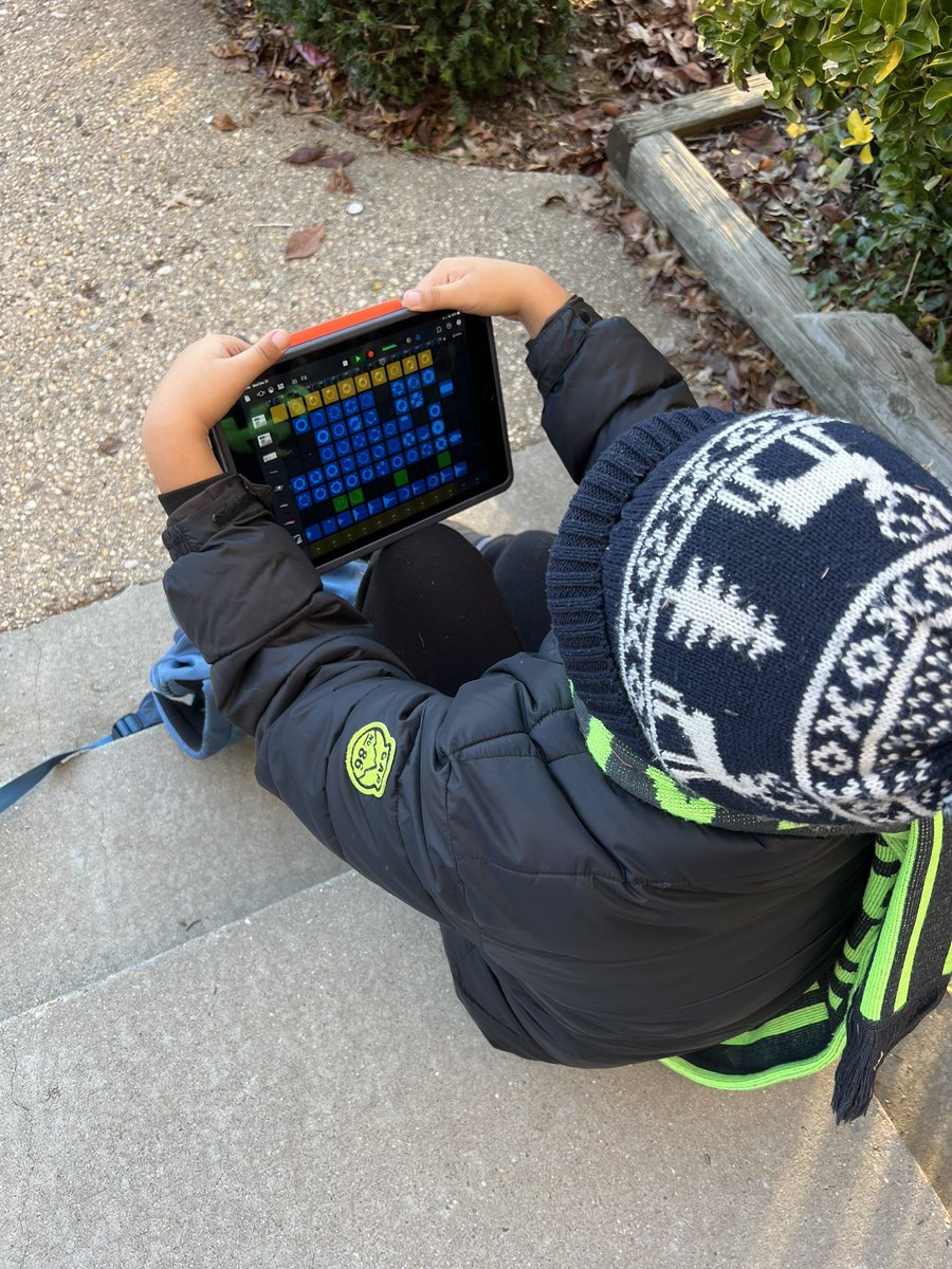 Here is what I love about <a href="/AppleEDU/">Apple Education</a> iPad…learning can take place ANYWHERE! This student was waiting to be picked up for dismissal today &amp; couldn’t wait to create some #music using Garageband. <a href="/CASCougars/">California Avenue</a> #cascougarpride #EveryoneCanCreate #creativity #AppleEDUchat