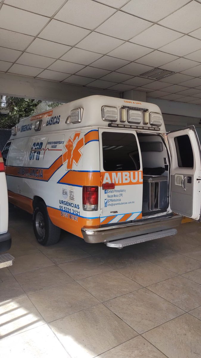 CPRServicesMx's tweet photo. Unidad 011 realiza traslado del Hospital de la Villa Al Hospital de Neurologia.
#cprservices🇲🇽
#ambulanciasprivadas
#ambulanciasverificadas https://t.co/FDvYWrNNFN