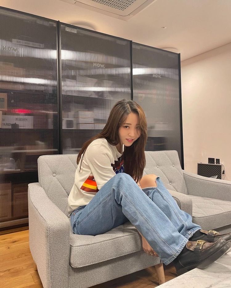 winkingwheein's tweet photo. HAPPY MOONBYUL DAY 😍

#우리의선물_문별이생일축하해
#OurPresentMoonbyul https://t.co/52K7oIHeS1