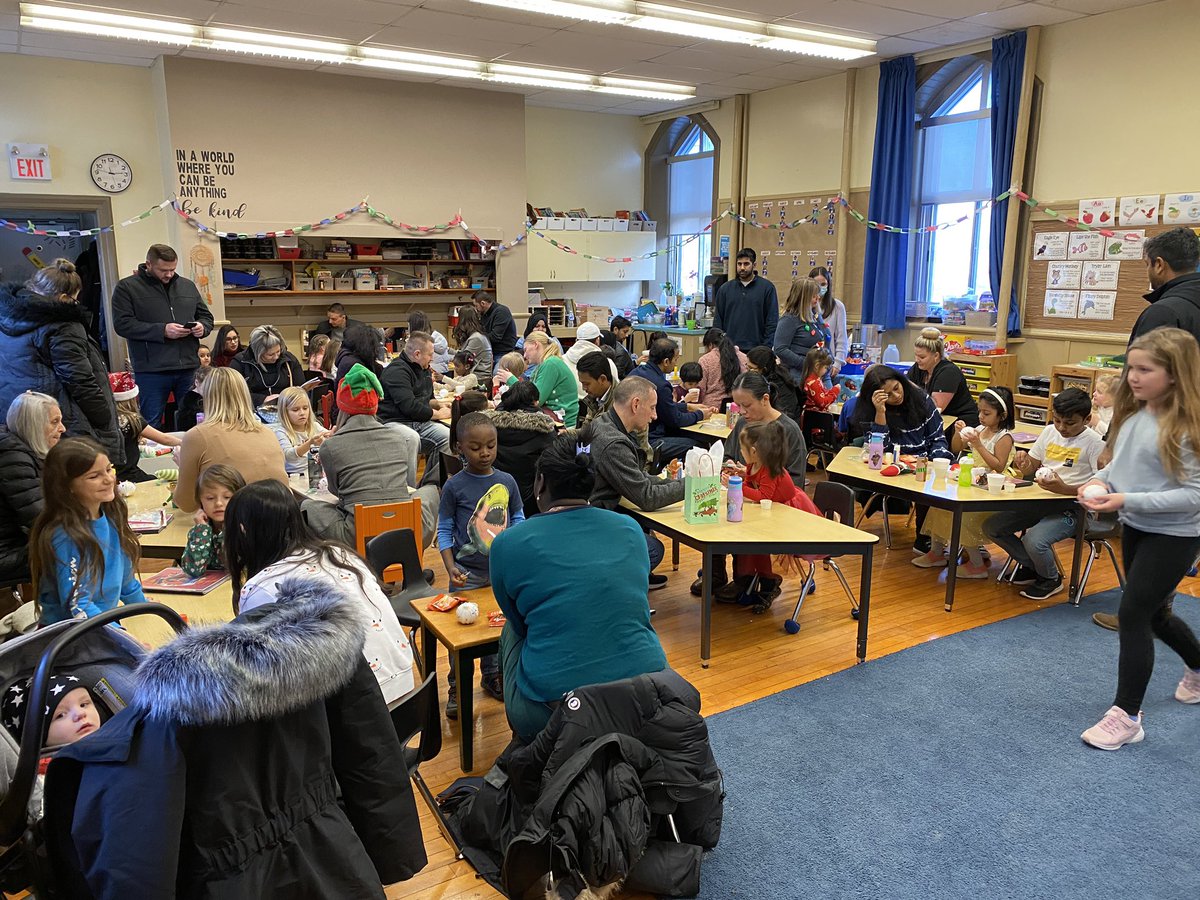 anja_kitchen's tweet photo. Fantastic celebration with our families today.  We had an incredible turnout and a good time was had by all. @TapleytownHWDSB https://t.co/OfCDV8KPh6