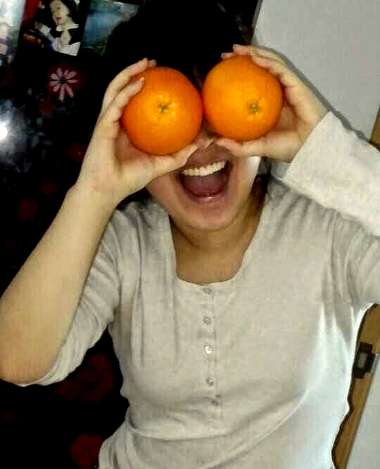 ChewyKBG's tweet photo. No matter how "business-y" I might seem like in 2023, deep down inside, I'll still be a silly-old-me. 😁

#orange #eyes #googlyeyes #silly https://t.co/duXcNeEUWE