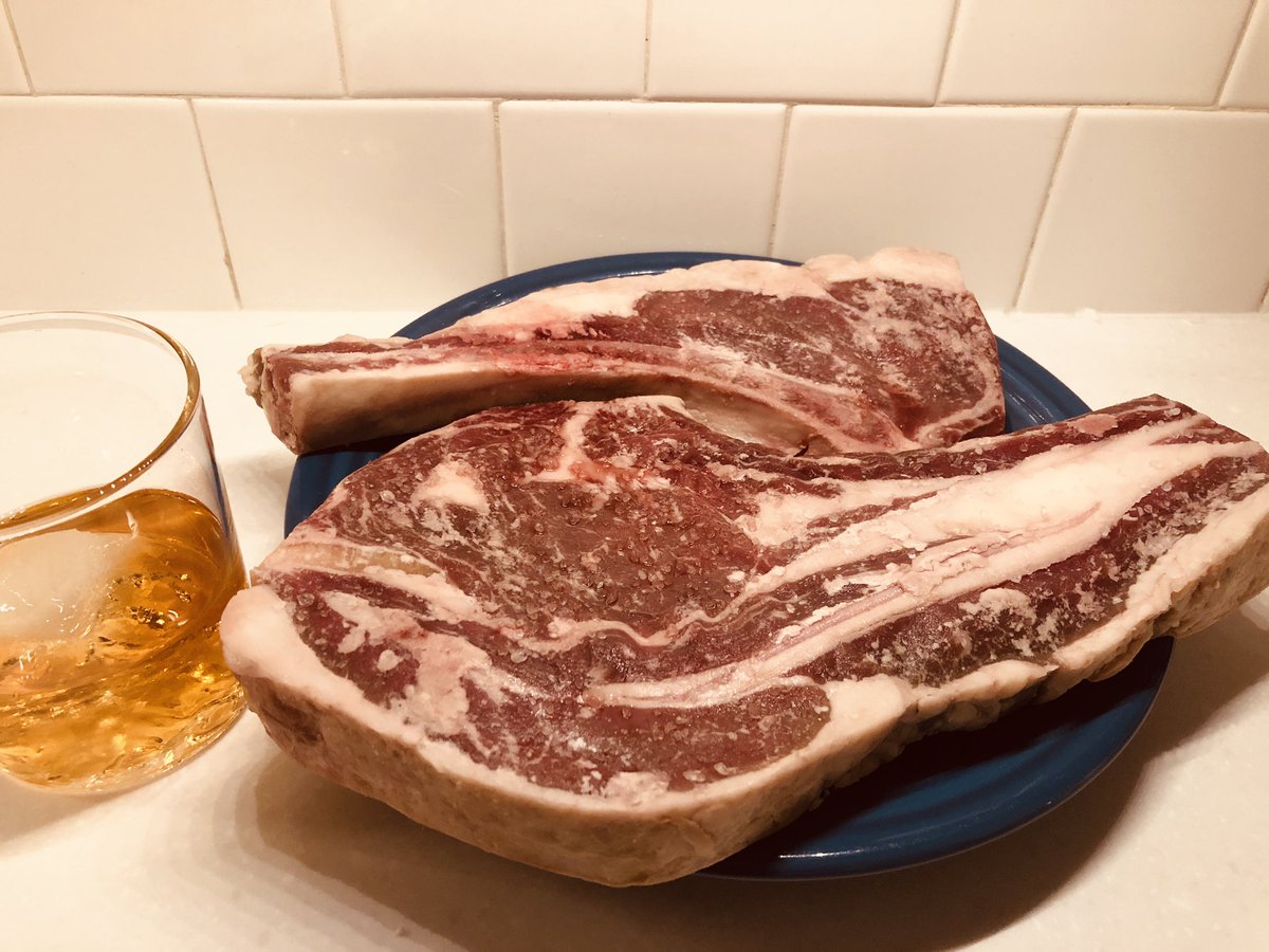 CSC07crypto's tweet image. Drink whiskey and eat steak!