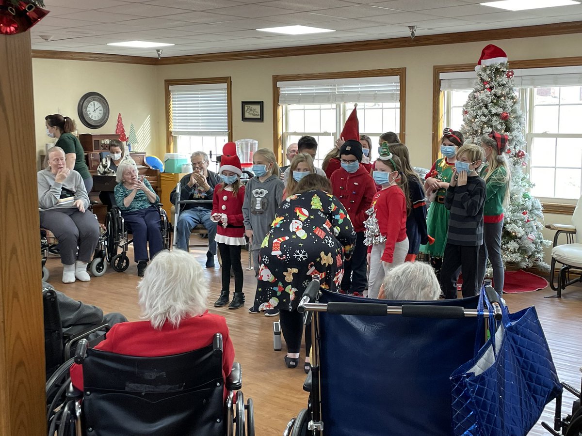 Coach_Brummel's tweet photo. @DHElementary Huskies displayed their generous and caring hearts this holiday season! Our school family donated gifts for Maranatha Village, raised money for those in need and topped off our event with an amazing performance by our Hitmakers. #givingiscaring @officialSPS #joy https://t.co/wPzUibsXA7