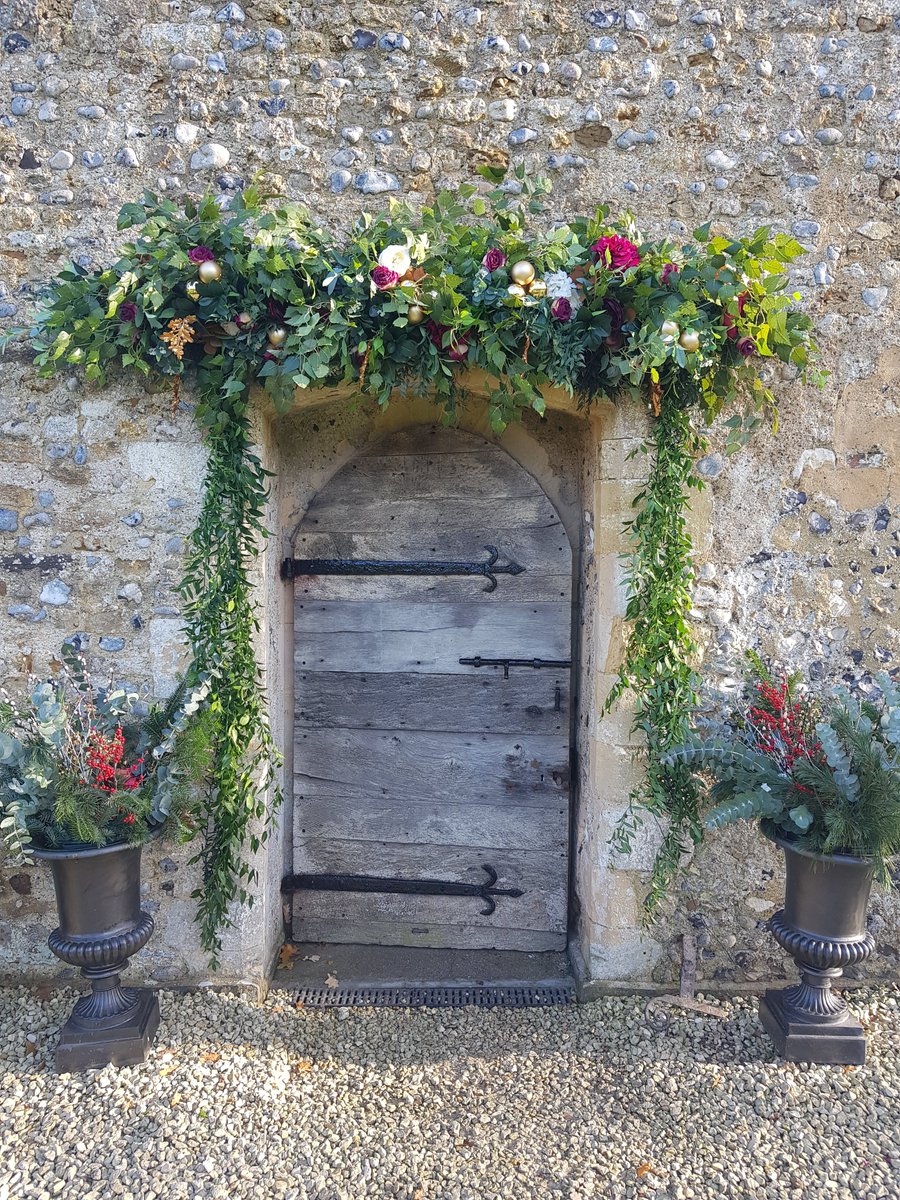 KingJohnsHouse's tweet photo. The medieval chapel in the grounds of #Bailiffscourt hotel. Amazing hotel, amazing building, fascinating history. #AdoorableThursday @HS_Hotels. More on this #Clymping #KJHconnection early in 2023. https://t.co/bO1DFXNEOD