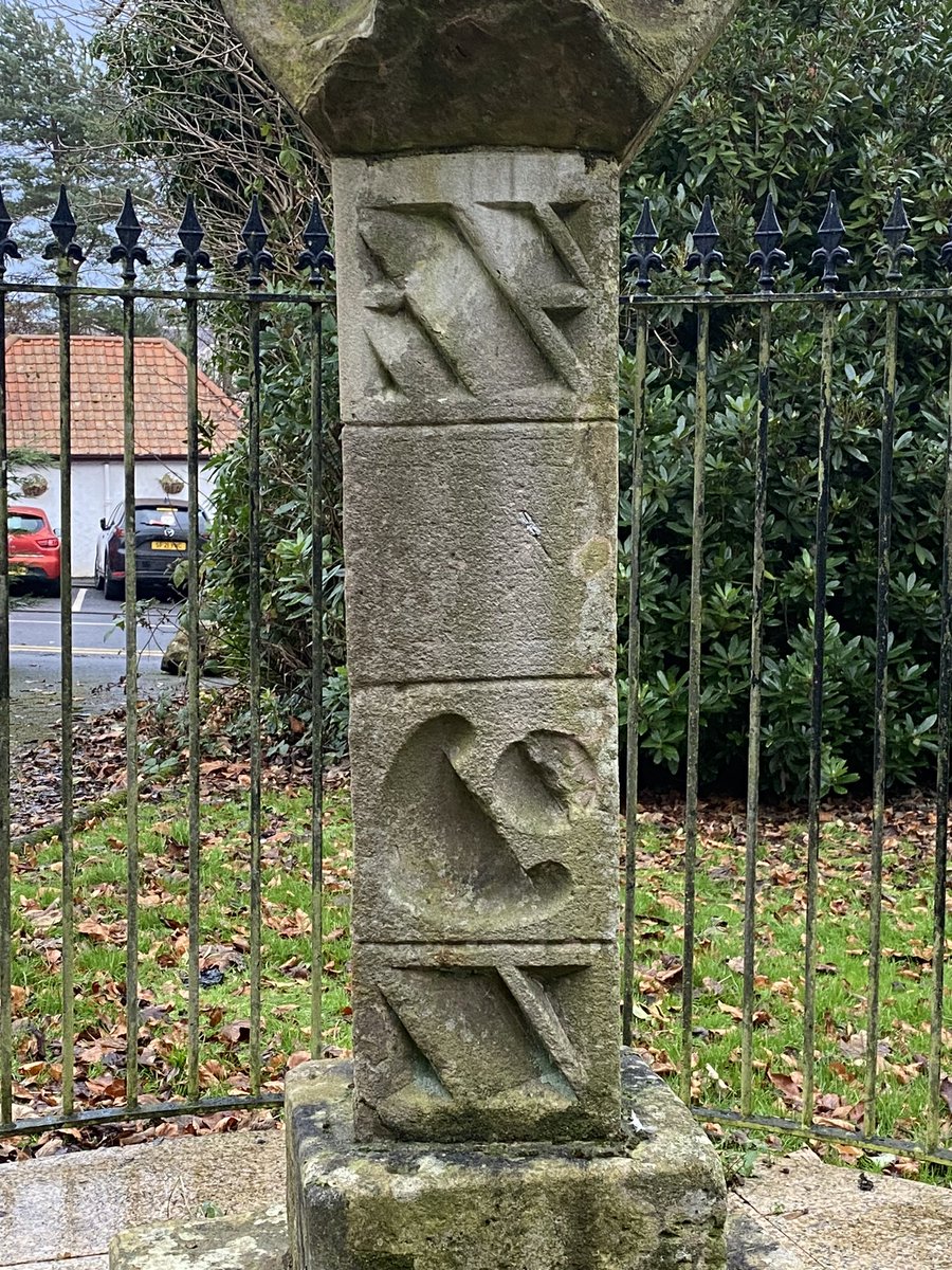 IanHayton's tweet photo. I just went to the bakers and there was an obelisk sundial. #WestKilbride #ScottishSundials #KandyBar #Sundials @Fluffy_LeMonde @MOOC_CS https://t.co/Oh8mnBip5J