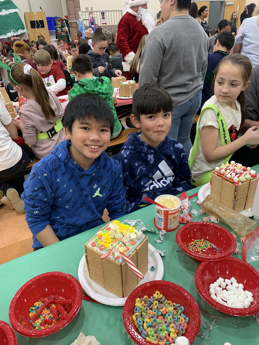 What a fun and successful Gingerbread Jingle! We had the best time making memories with students and parents for the holiday season! 🎄🎅🏼  Merry Christmas!