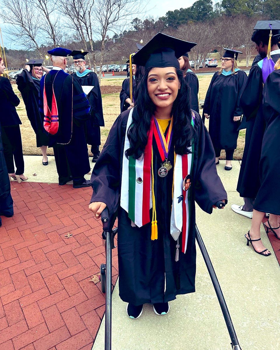 _daltamirano's tweet photo. 3.7 GPA ✔️  Magna cum laude ✔️
First generation ✔️  
The only Hispanic in my program ✔️ &amp; HANDICAPPED ✔️

I’m finally trilingual &amp; a deaf education teacher! I beat the odds. No one can ever tell me I’m not capable of the life I have for I have earned it all. Never desist. <33 https://t.co/AmI1OLQUeb
