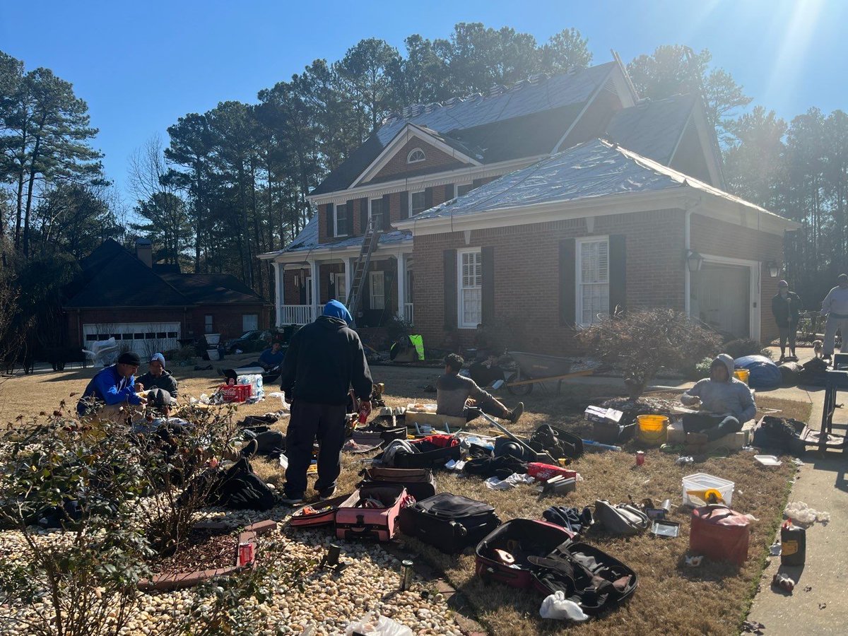 ProShieldGA's tweet image. 🍑 We like BIG ROOF and we can not lie! 🍑

Do you know someone suffering big roof sag?

Is there a roof in your life that needs…help?

Call the PROS at SkyShield Roofing for a thorough assessment ANYTIME.

678-722-8904
Info@slyshieldroofing.net