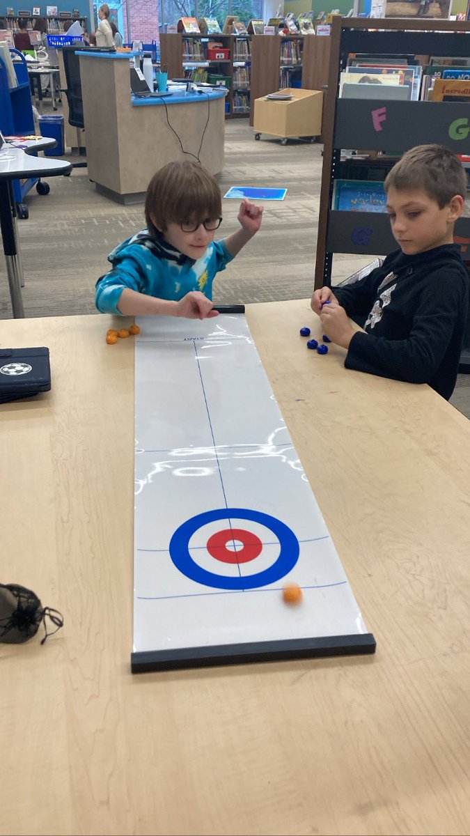 MsPGrade3's tweet photo. Winter Wonderland fun in the library! @DresselReads ❄️❄️❄️ https://t.co/GmaKQIRmY6
