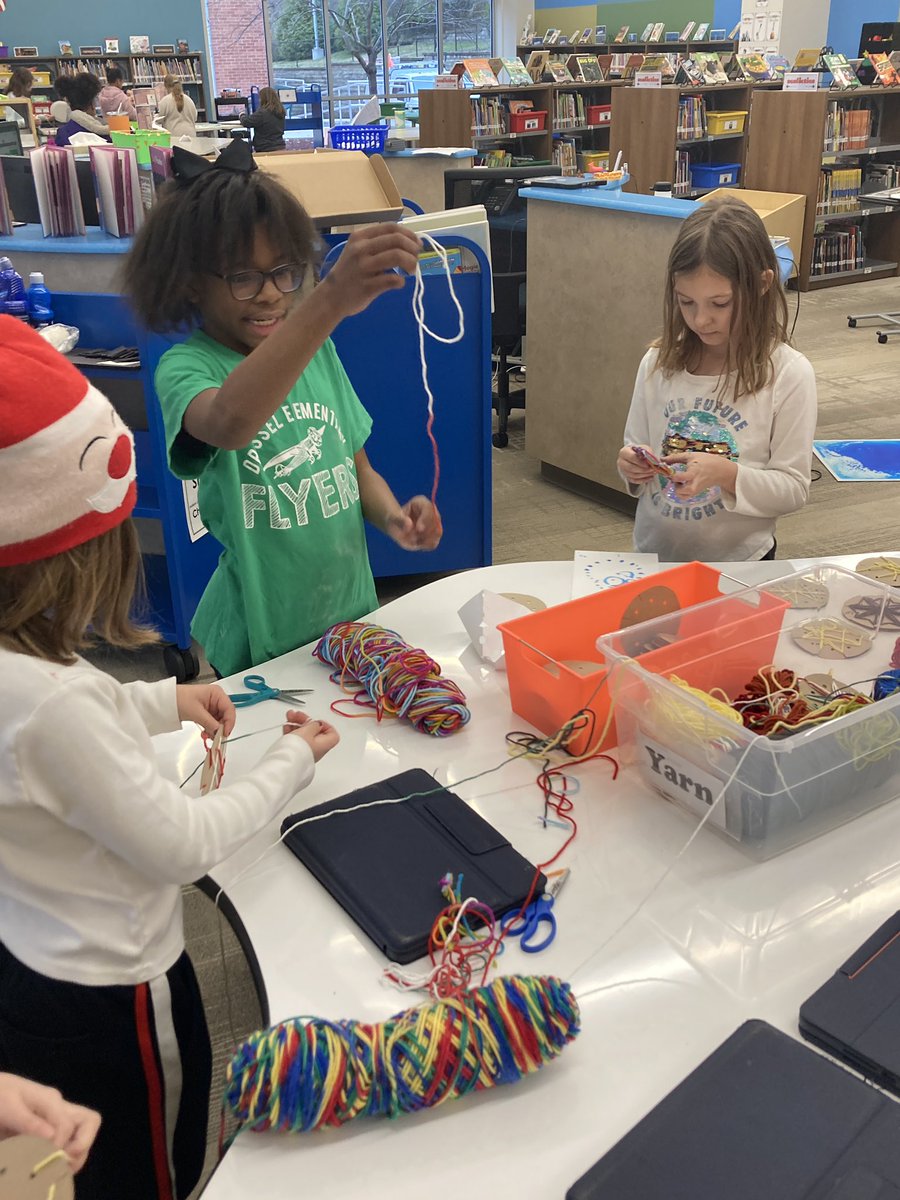 MsPGrade3's tweet photo. Winter Wonderland fun in the library! @DresselReads ❄️❄️❄️ https://t.co/GmaKQIRmY6
